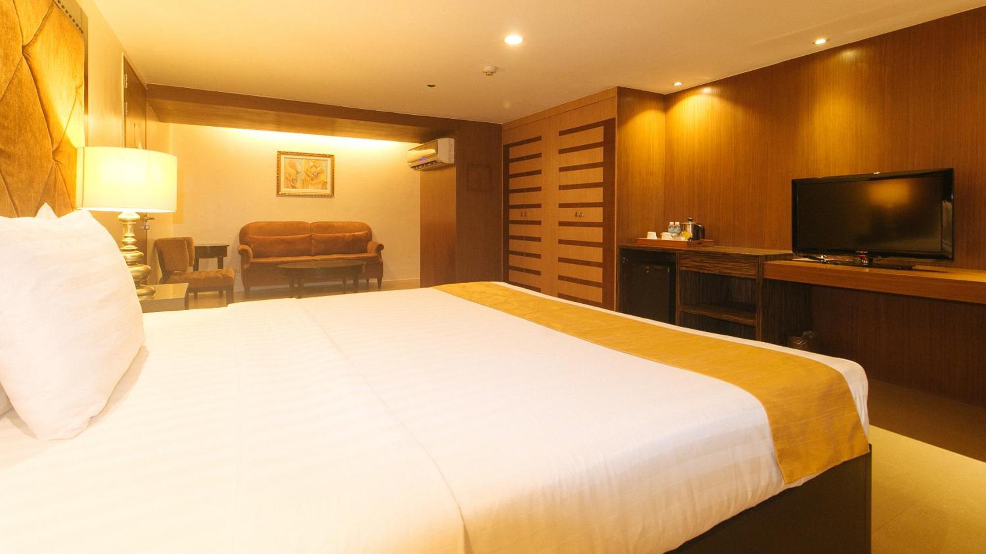 Torre Venezia Suites Quezon City Exterior foto