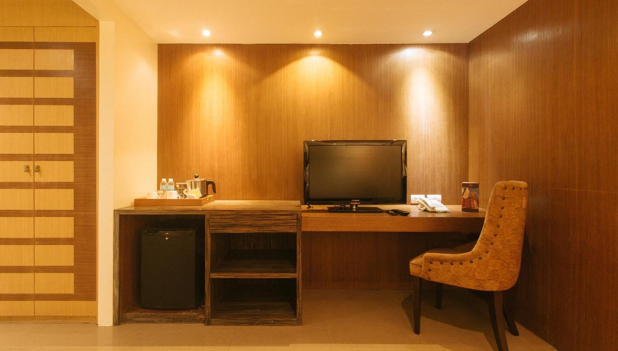 Torre Venezia Suites Quezon City Exterior foto
