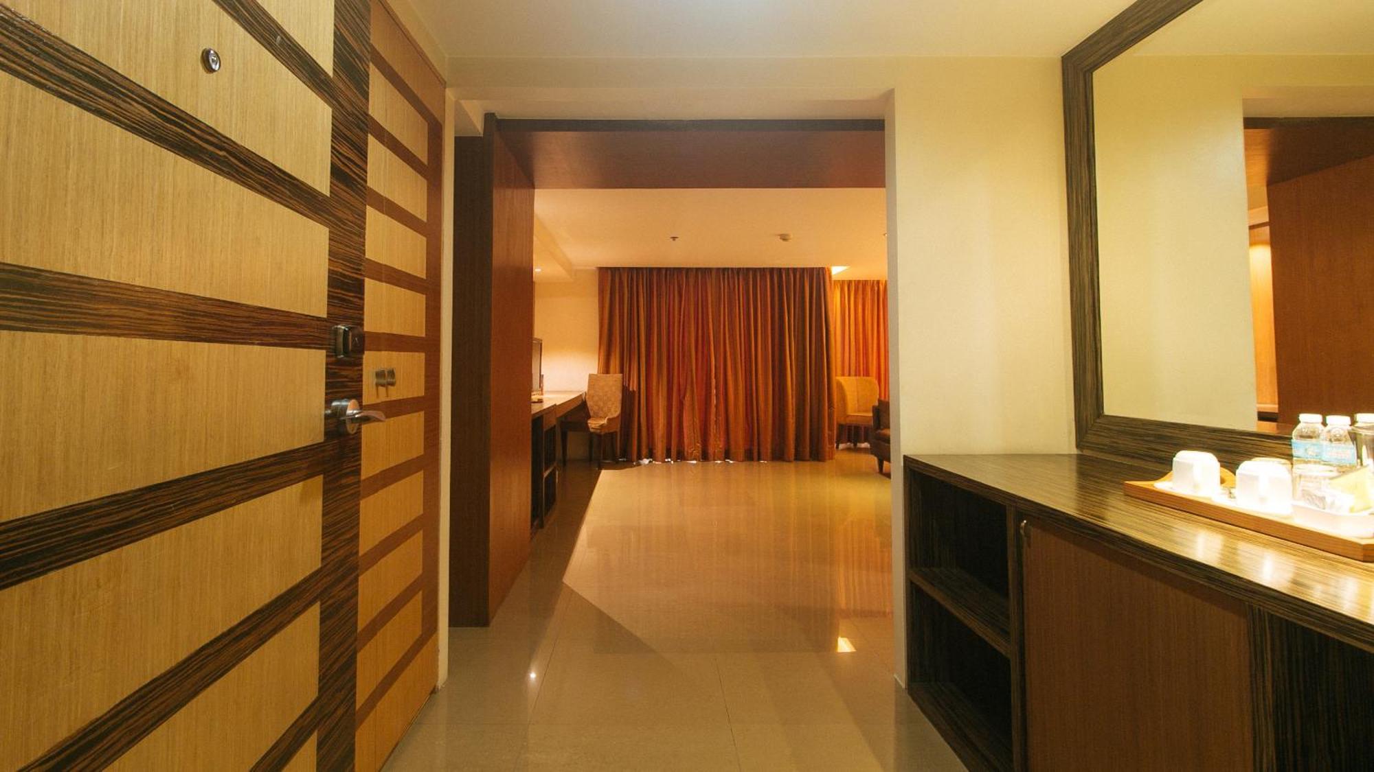 Torre Venezia Suites Quezon City Exterior foto