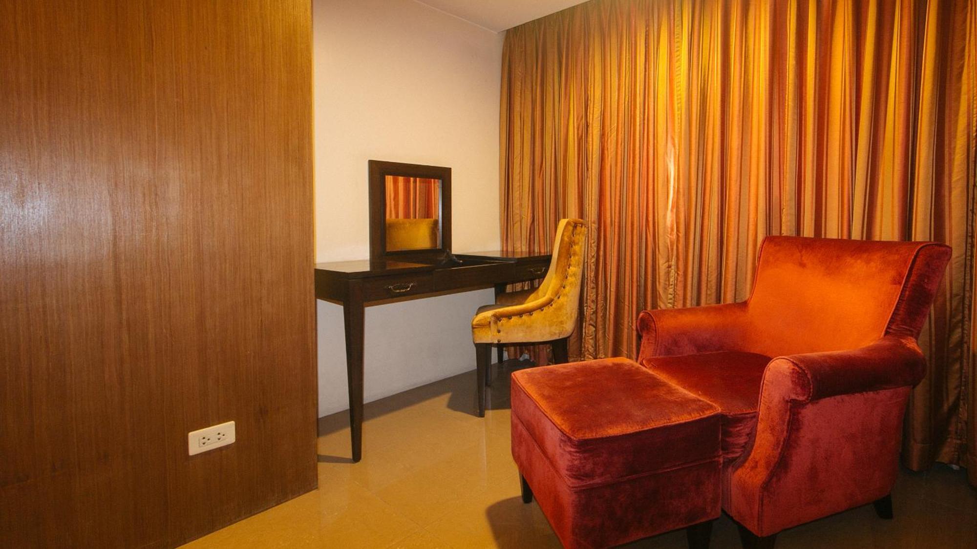 Torre Venezia Suites Quezon City Exterior foto